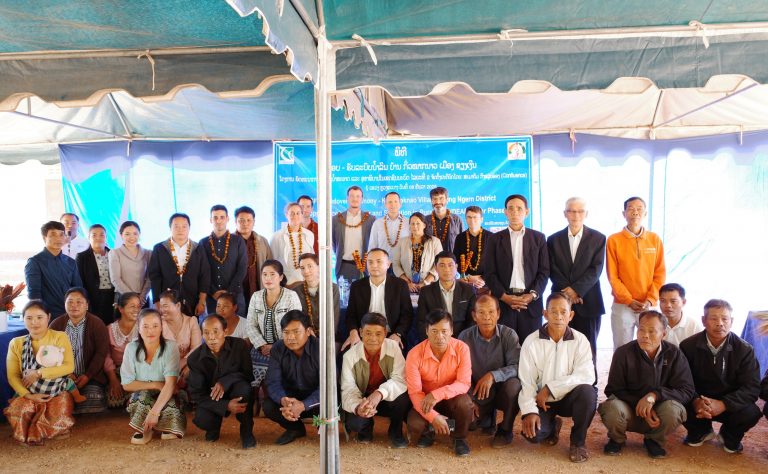 Vingt ans de partenariat : comment la province de Luang Prabang et la région Centre Val-de-Loire améliorent l’accès à l’eau en milieu rural, avec le soutien de l’association Confluence